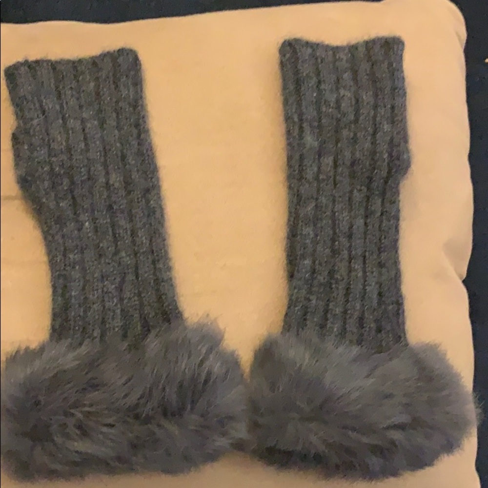 NWOT Cashmere Fingerless Gloves Rabbit Fur Trim